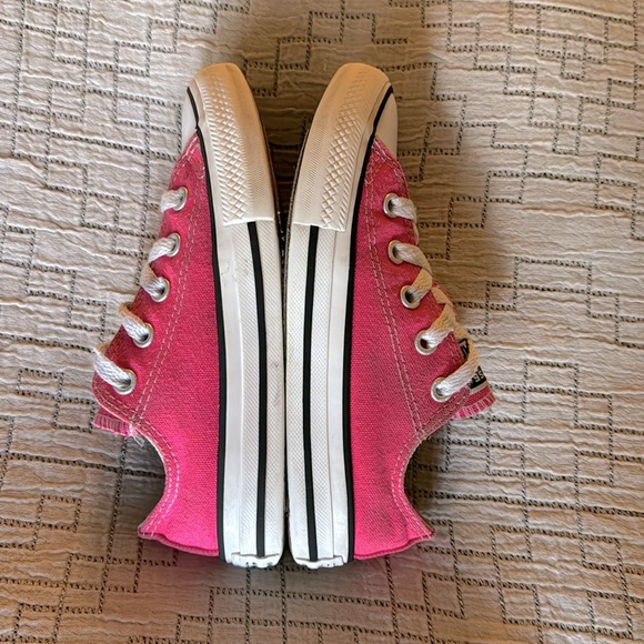 Converse - Picture 4 of 11